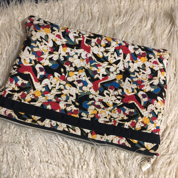 Carolina Herrera NY Neiman Marcus Padded Makeup Bags. - Picture 6 of 11